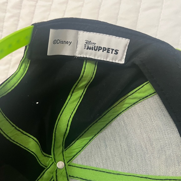 The Disney Muffet Kermit the Frog Hat - Picture 4 of 6